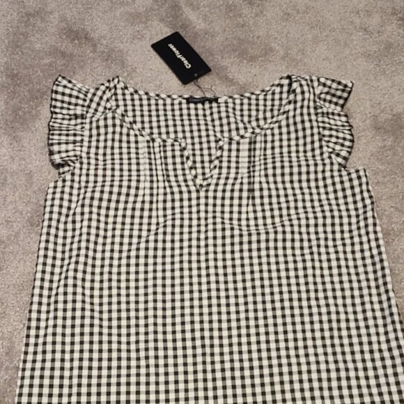 😳BUY 1,GET 2 FREE😳 NWT checkerboard plaid shirt woth ruffle sleeves, v neck - Picture 2 of 5
